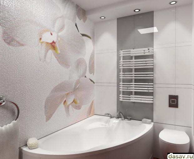 Белая плитка для ванной комнаты, в результате красивый дом
